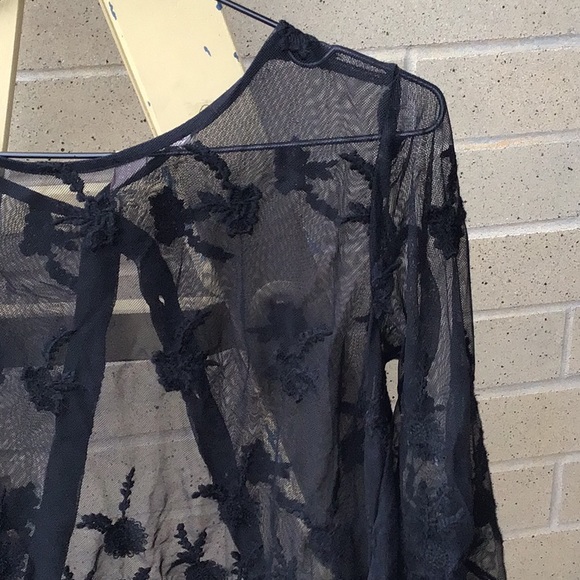 Black lace blouse - Picture 2 of 3